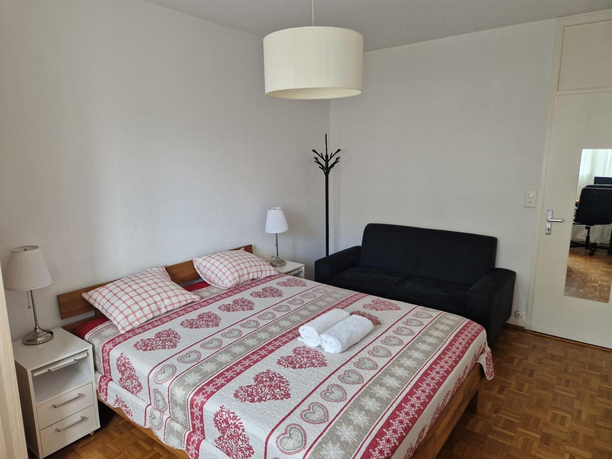 Room In Shared Apartment Genève Extérieur photo
