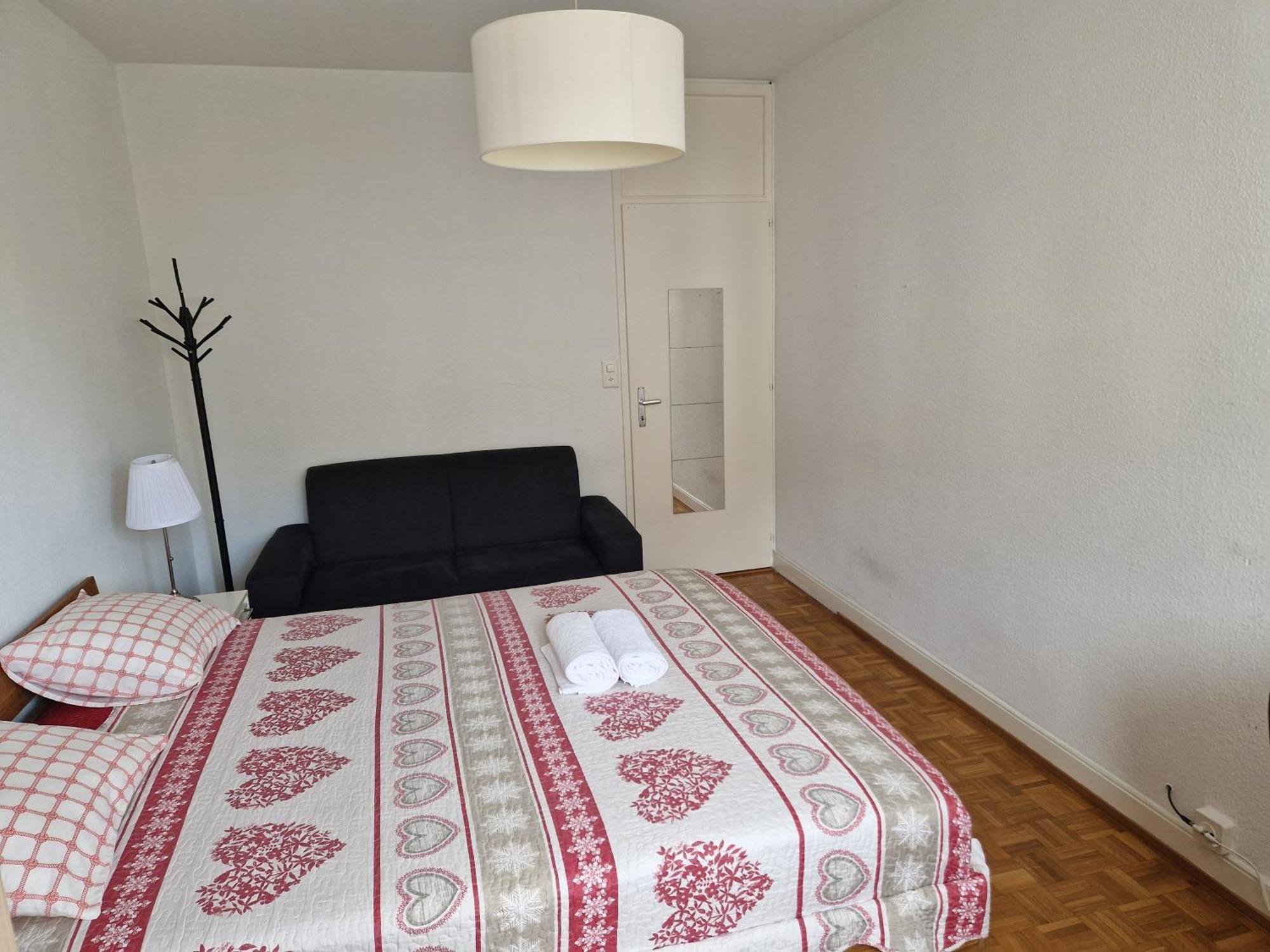 Room In Shared Apartment Genève Extérieur photo